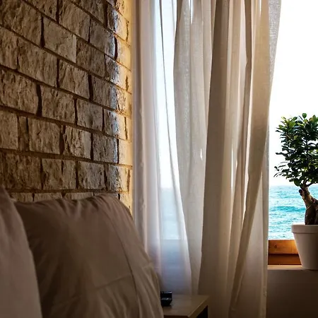 Ocean Waves Villa *