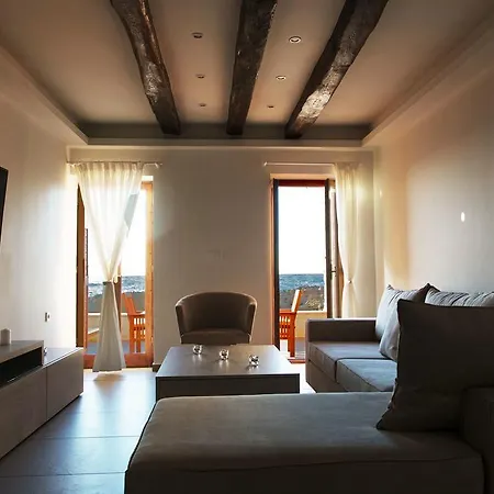 Ocean Waves Villa *
